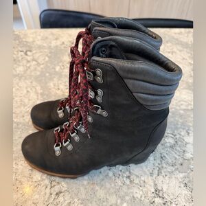 Sorel Joan of Arctic Lexi Wedge Women's Black Boots with Red Laces